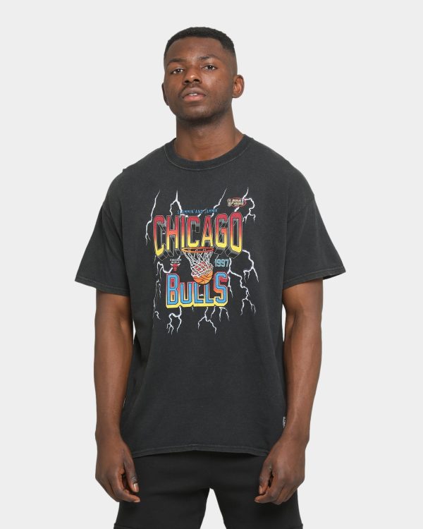 Mitchell & Ness Chicago Bulls Vintage Lightning Short Sleeve T-Shirt Black Wash
